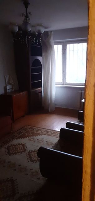 Rent an apartment in Kryvyi Rih on the St. Apostolivska per 4000 uah. 