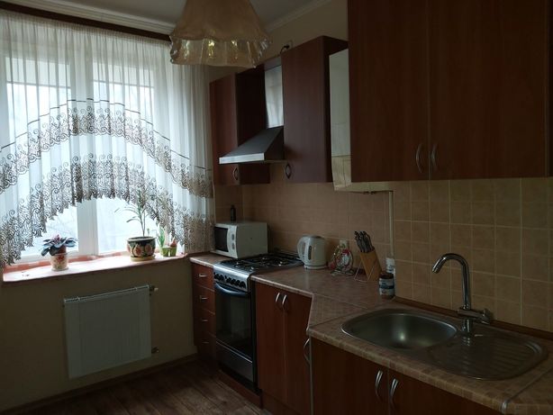 Rent an apartment in Kryvyi Rih on the St. Haharina per 10000 uah. 