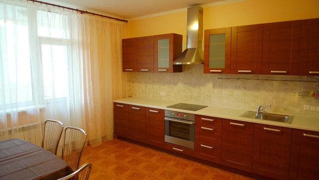 Rent an apartment in Kyiv on the St. Hmyri Borysa 2 per 15500 uah. 