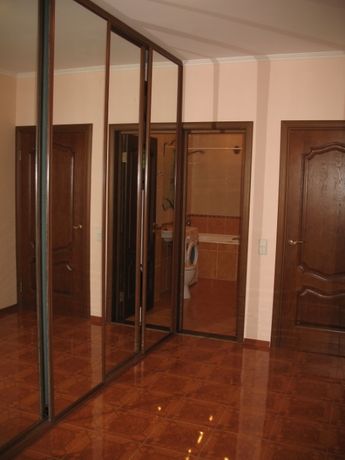 Rent an apartment in Kyiv on the St. Hmyri Borysa 2 per 15500 uah. 