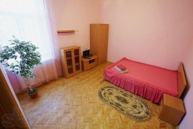 Rent daily an apartment in Lutsk on the St. Prylutska per 220 uah. 