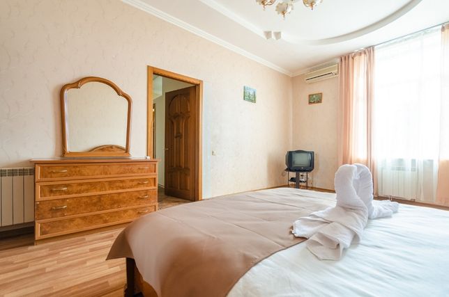 Rent daily an apartment in Kyiv on the St. Tolstoho (Bortnychi) per 900 uah. 