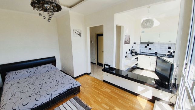 Rent daily an apartment in Odesa on the Blvd. Frantsuzkyi per 499 uah. 