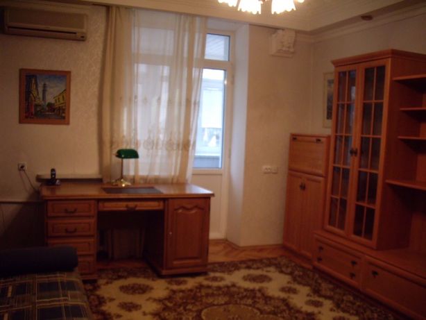 Rent an apartment in Dnipro on the lane Nahirnyi per 12000 uah. 