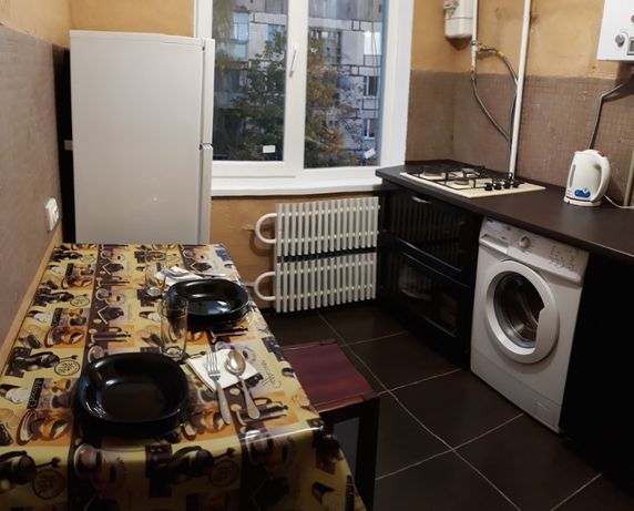 Зняти подобово квартиру в Кривому Розі на вул. Качалова за 390 грн. 