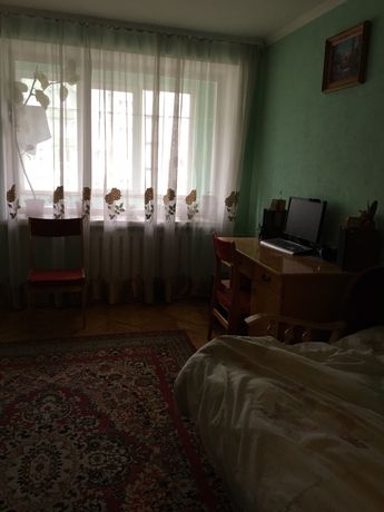 Снять комнату в Черновцах на ул. Южно-Окружная за 2000 грн. 