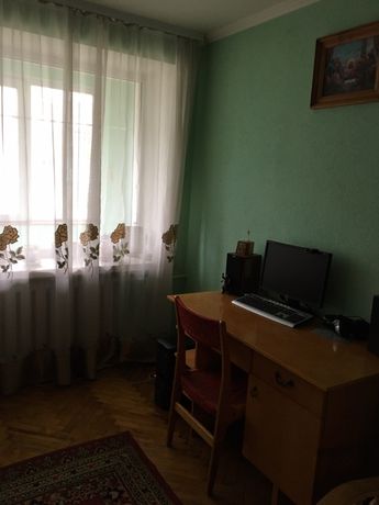 Зняти кімнату в Чернівцях на вул. Південно-Кільцева за 2000 грн. 