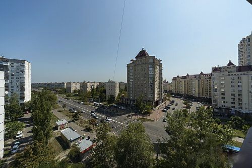 Снять посуточно квартиру в Киеве на проспект Героев Сталинграда 35 за 700 грн. 