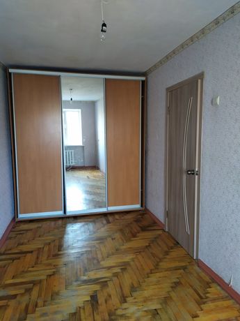 Rent an apartment in Zaporizhzhia on the St. Stalevariv 6- per 4000 uah. 