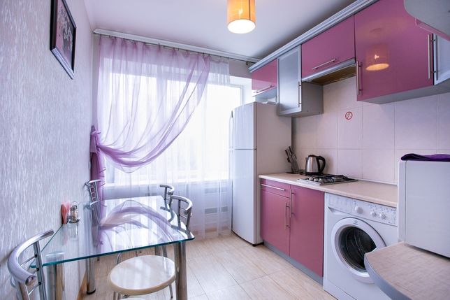 Rent daily an apartment in Mykolaiv on the St. Soborna per 499 uah. 