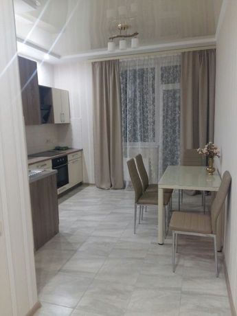 Rent an apartment in Kyiv on the St. Dmytrivska 19 per 6000 uah. 