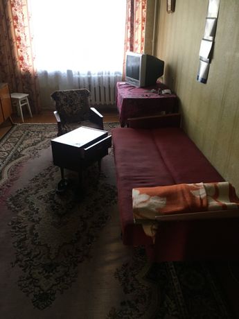 Rent an apartment in Lutsk on the Avenue Hrushevskoho prezydenta 6 per 1500 uah. 