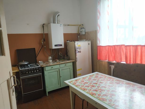 Rent an apartment in Lutsk per 4000 uah. 