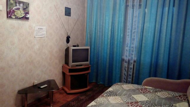 Снять посуточно квартиру в Запорожье на ул. 40 лет Победы 81-б за 300 грн. 