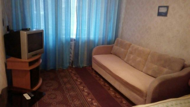 Rent daily an apartment in Zaporizhzhia on the St. 40 rokiv Peremohy 81-б per 300 uah. 