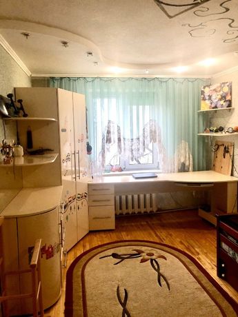 Rent an apartment in Dnipro on the Avenue Metalurhiv 8000 per 8000 uah. 