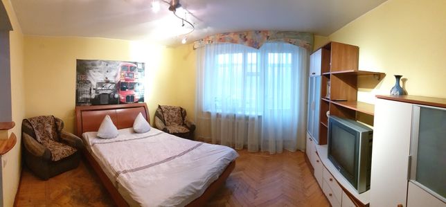 Rent daily an apartment in Khmelnytskyi on the St. Prybuzka 20 per 400 uah. 