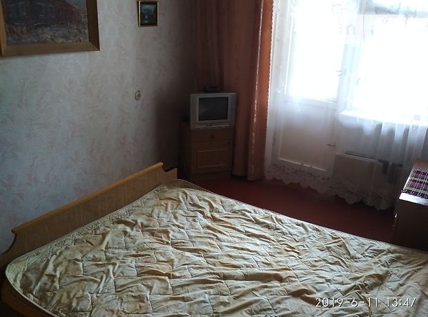 Снять комнату в Киеве на ул. Автозаводская 4000 за 4000 грн. 