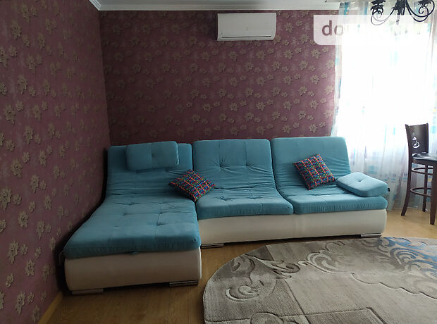 Зняти квартиру в Одесі на вул. Середньофонтанська за 10000 грн. 