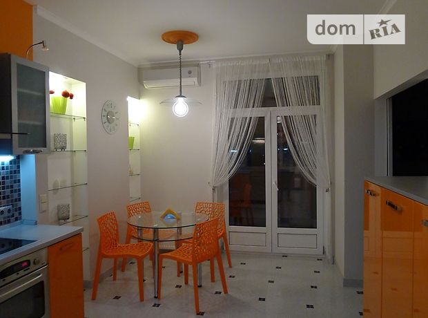 Rent an apartment in Kyiv on the Avenue Lobanovskoho Valeriia per 16500 uah. 