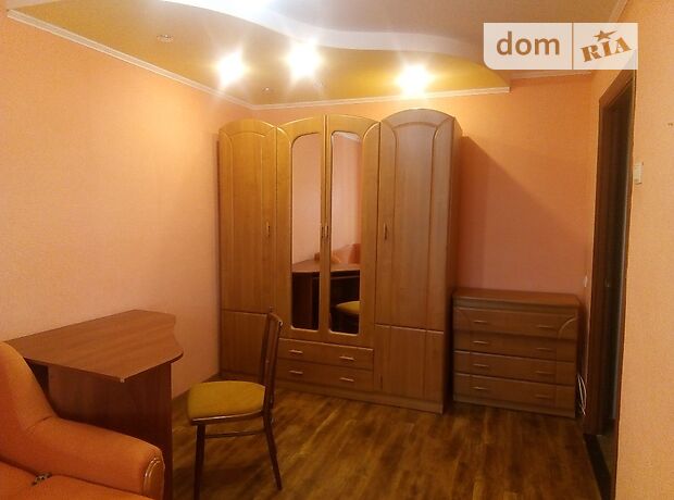 Rent a room in Dnipro on the St. Myru per 2250 uah. 