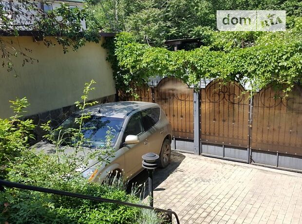 Rent daily a house in Odesa on the St. 411 batarei 141 per 2000 uah. 