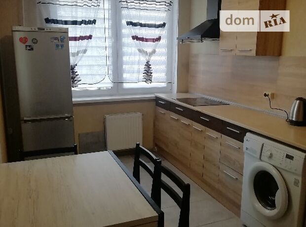 Rent an apartment in Kyiv on the St. Danchenka Serhiia 34А per 14000 uah. 
