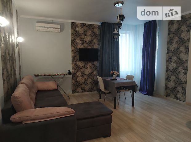Зняти подобово квартиру в Одесі на вул. Середньофонтанська за 700 грн. 
