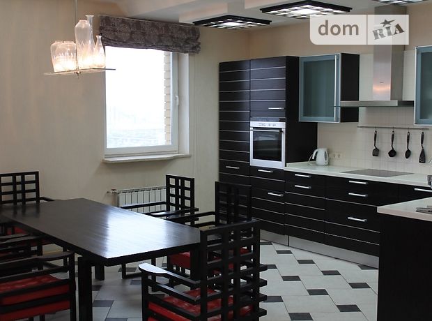 Rent an apartment in Kyiv near Metro Minska per 37634 uah. 