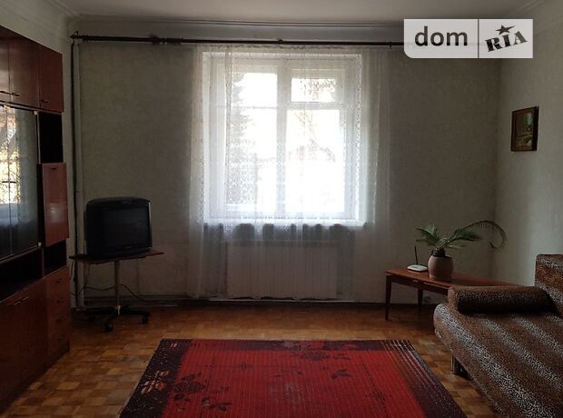 Rent an apartment in Zhytomyr on the St. Velyka Berdychivska per 5500 uah. 