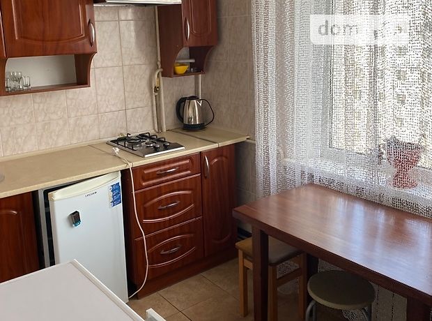 Зняти подобово квартиру в Бердянську на вул. Бердянська 228 за 600 грн. 