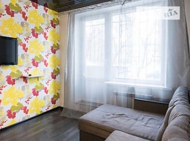 Rent an apartment in Ivano-Frankivsk on the St. Halytska 2 per 6000 uah. 
