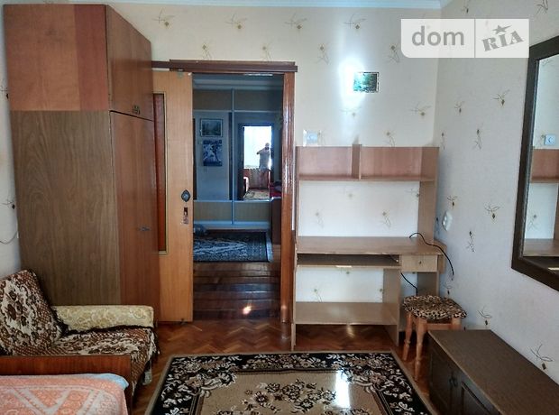 Rent a room in Kyiv on the St. Symyrenka 25 per 3000 uah. 
