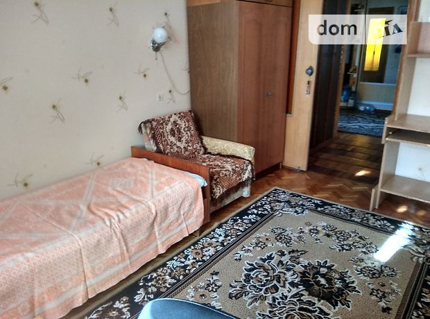 Rent a room in Kyiv on the St. Symyrenka 25 per 3000 uah. 