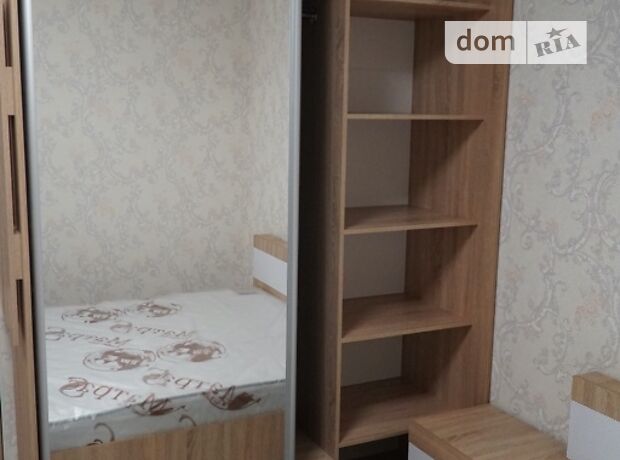 Rent an apartment in Kyiv on the St. Radystiv 30 per 7500 uah. 