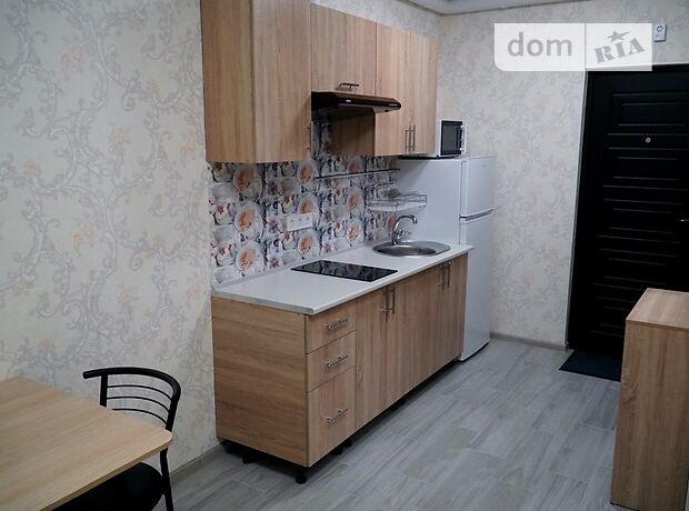 Rent an apartment in Kyiv on the St. Radystiv 30 per 7500 uah. 