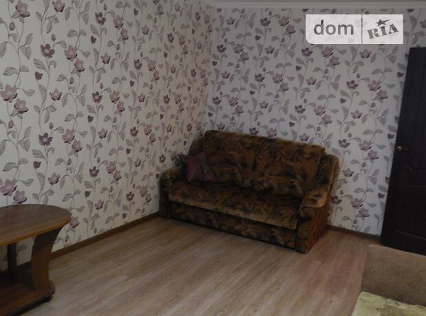 Rent daily an apartment in Kropyvnytskyi on the St. Yanovskoho 155а per 400 uah. 