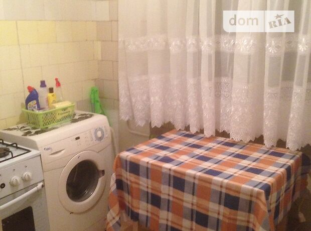 Rent an apartment in Odesa on the lane Vyshnevskoho 74 per 7000 uah. 