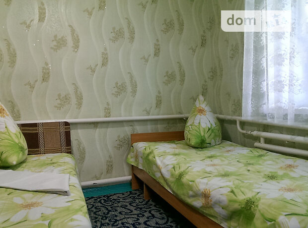 Снять посуточно комнату в Бердянске на ул. 30 за 120 грн. 