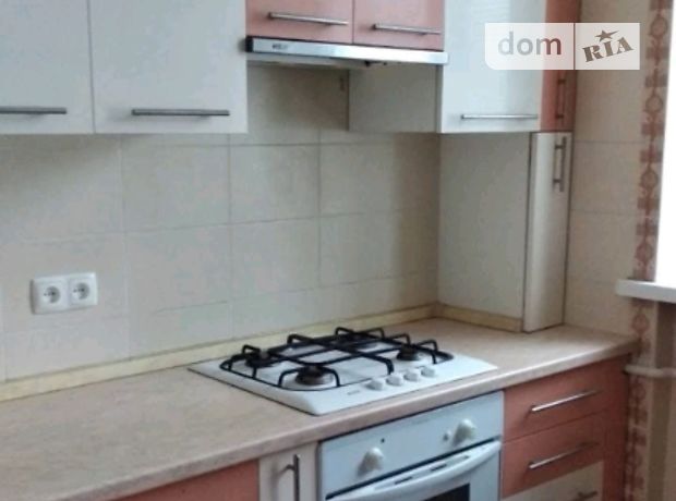 Rent an apartment in Kyiv on the Avenue Peremohy 60 per 13000 uah. 