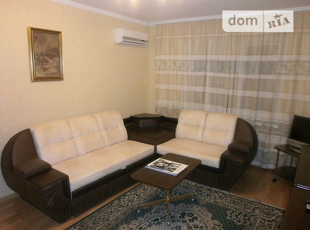 Rent an apartment in Kyiv on the St. Sichovykh Striltsiv 10 per 11999 uah. 