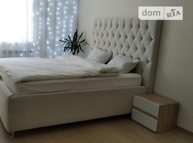 Rent daily an apartment in Poltava on the St. Velyka 8 per 750 uah. 