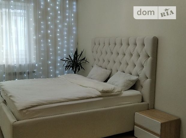 Rent daily an apartment in Poltava on the St. Velyka 8 per 750 uah. 