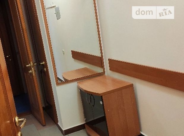 Rent an office in Odesa on the St. Hovorova marshala per 11000 uah. 