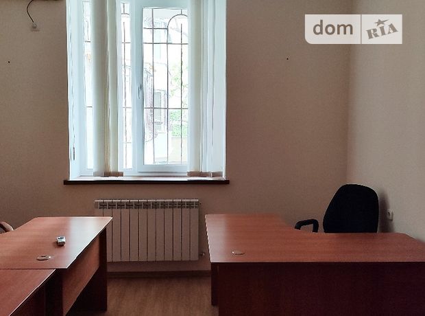 Rent an office in Odesa on the St. Hovorova marshala per 11000 uah. 