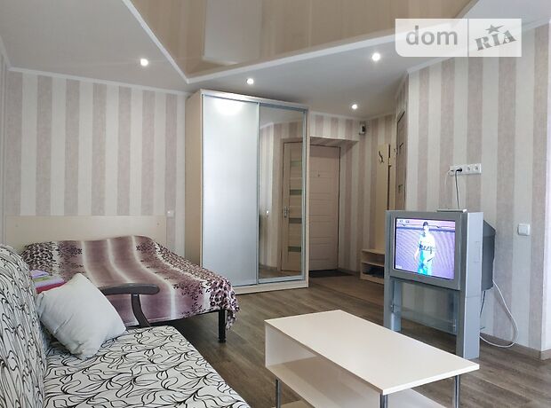 Rent daily an apartment in Dnipro on the Avenue Oleksandra Polia per 550 uah. 
