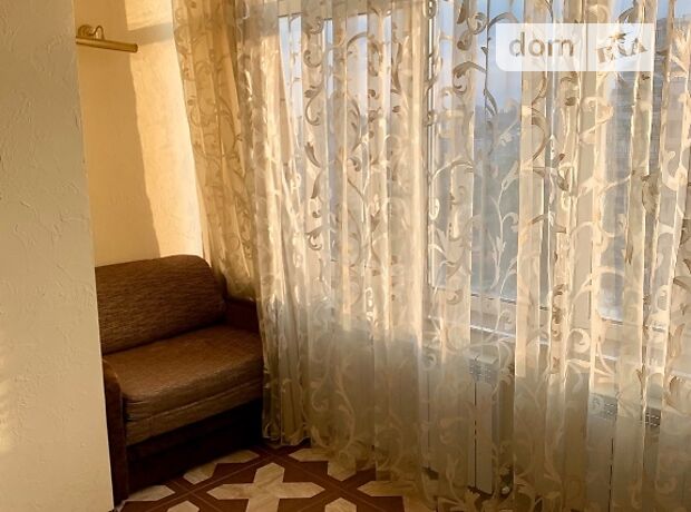 Rent an apartment in Odesa on the St. Henuezka per 8000 uah. 
