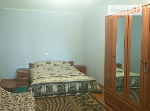 Rent daily a room in Vinnytsia on the St. Chaikovskoho per 350 uah. 