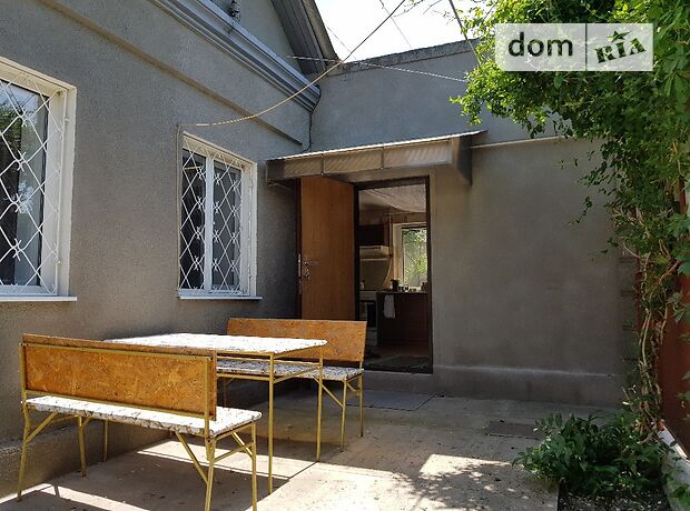 Rent daily a room in Odesa on the St. Zaliznychna per 150 uah. 
