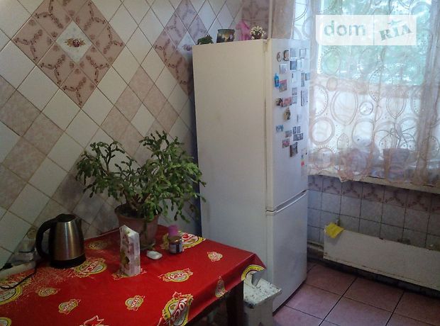 Rent a room in Kyiv on the St. Vatutina 30 per 3000 uah. 